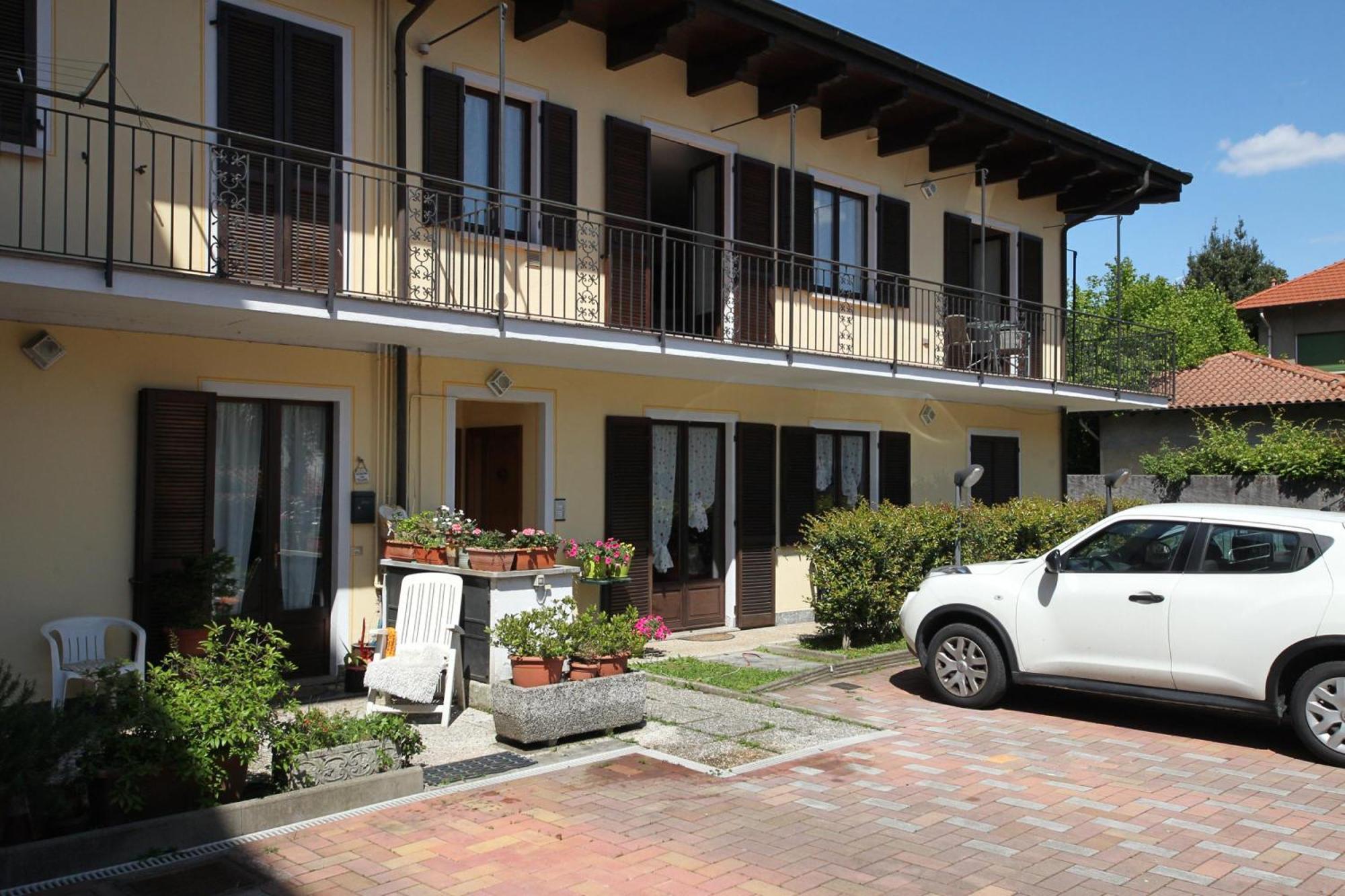 Petalo Bianco 100M From Lake - Happy Rentals Baveno Exterior photo